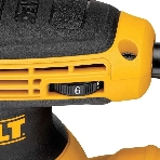 Эксцентриковая шлифовальная машина DeWalt DWE6423-QS 250Вт